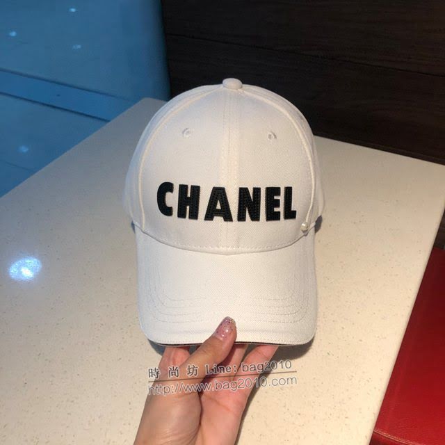 Chanel男女同款帽子 香奈兒經典字母黑白鴨舌帽棒球帽  mm1180